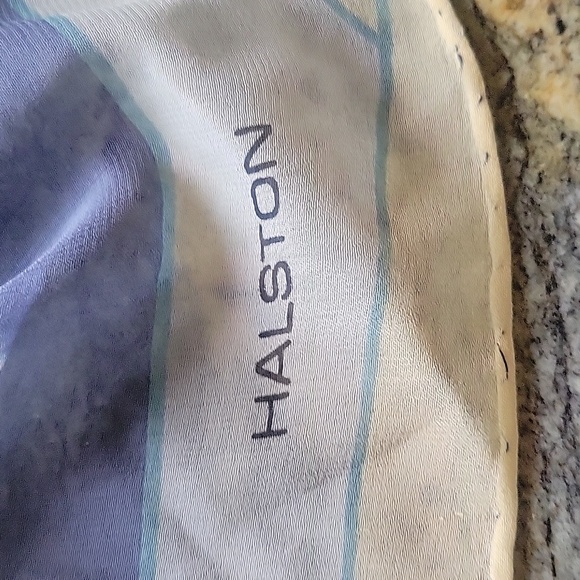 HP!!🎉🎉🎉Halston sheer beautiful scarf - Picture 4 of 8